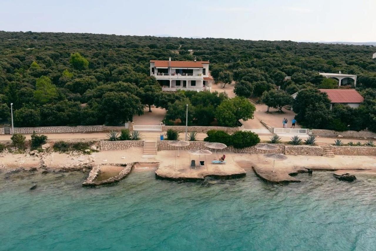 Apartments By The Sea Mandre, Pag - 6284 Kolan Kültér fotó